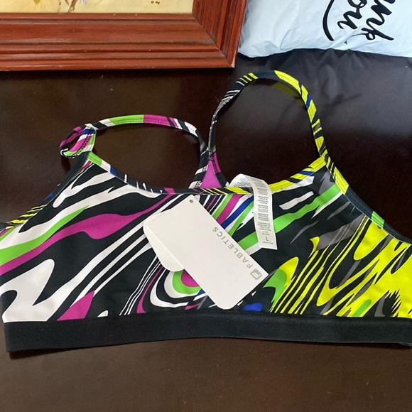 FABLETICS Reversible top - Picture 4 of 11